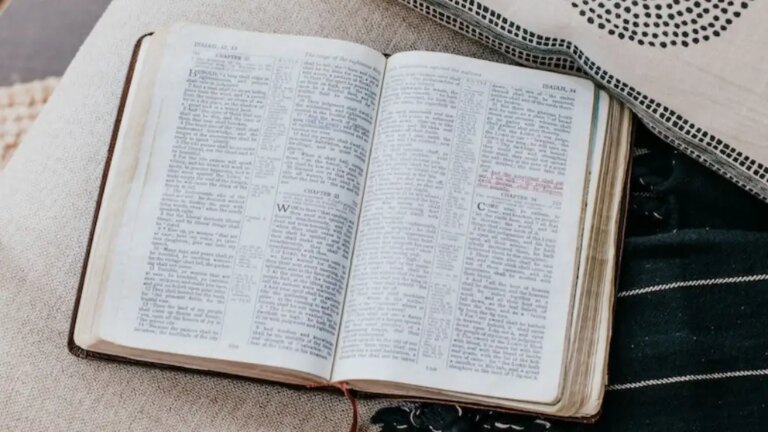 What Does Blue Mean In The Bible