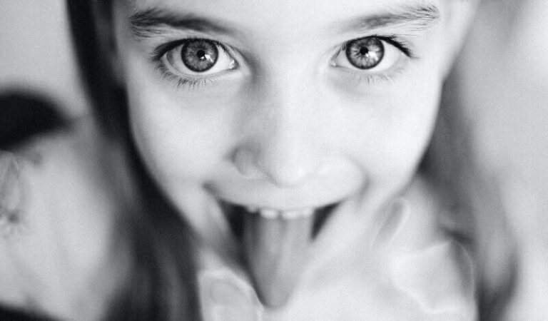 What Does It Mean When Your Tongue Itches