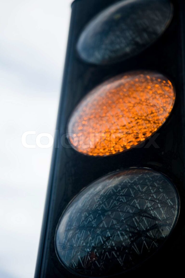 What Does Yellow Mean On A Traffic Light