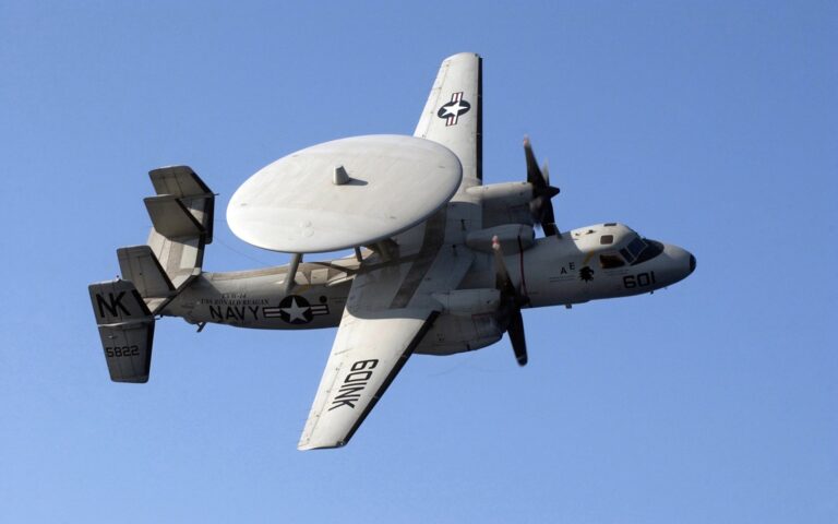 e-2 hawkeye aircraft