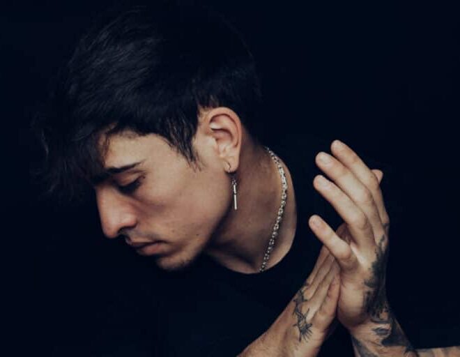 What Does One Earring In The Right Ear Mean