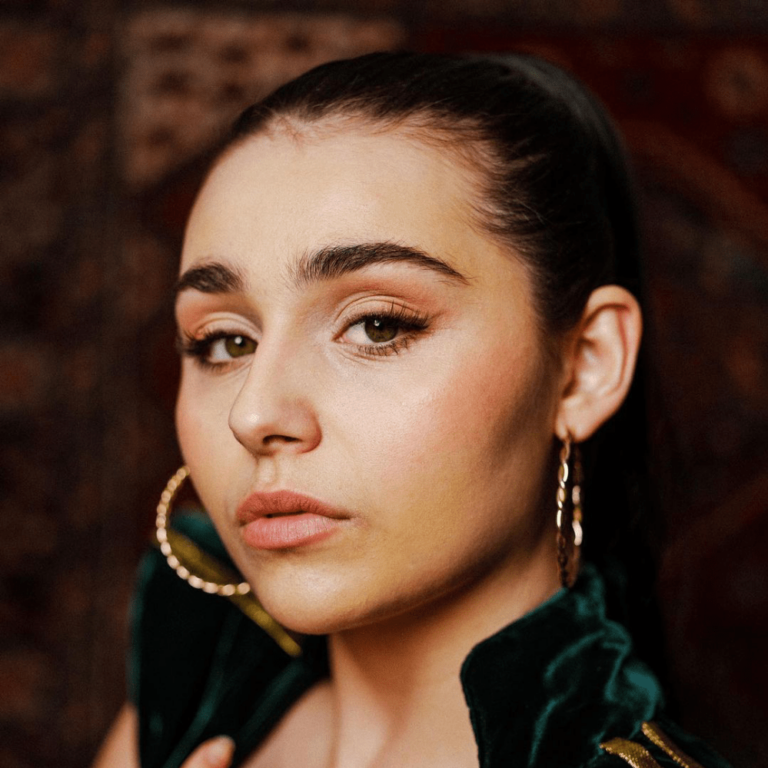 What Does Alessandra Mean