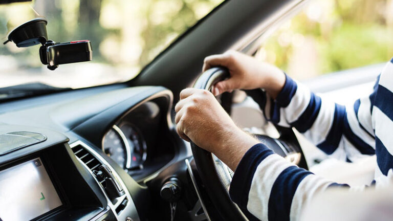 What Does It Mean When Steering Wheel Shakes