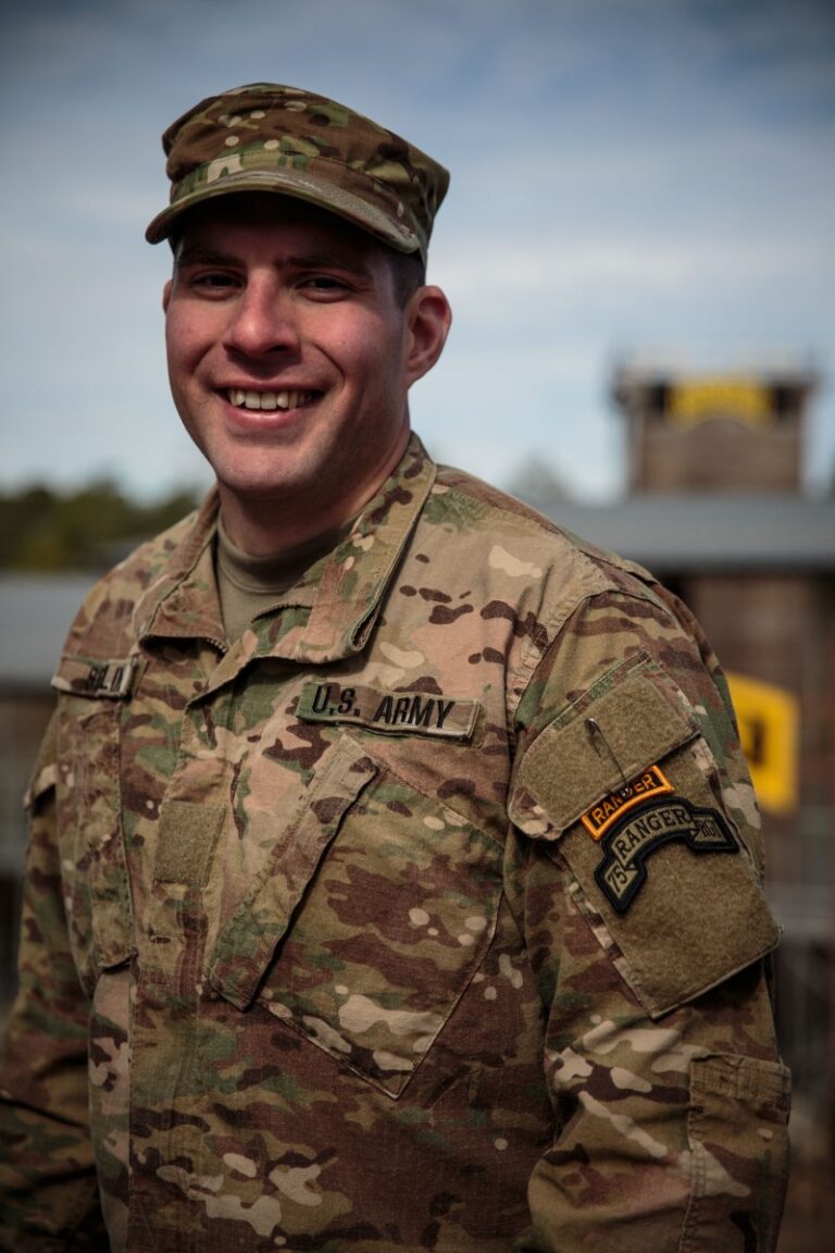 e2 army soldier
