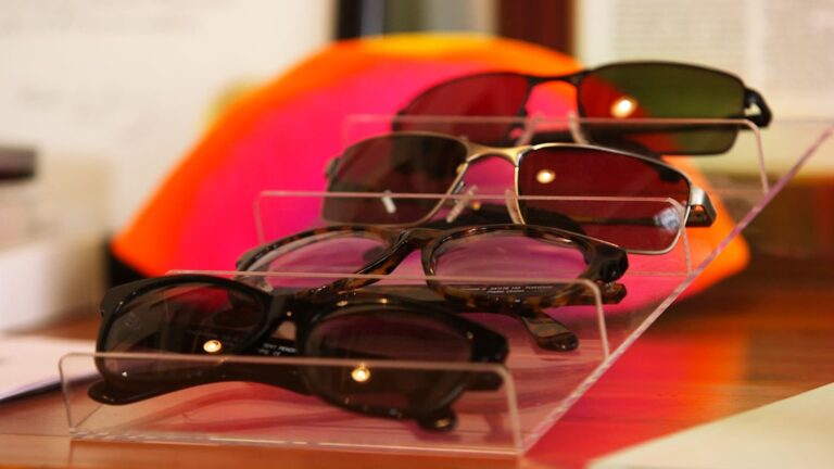 What Do Color Blindness Contact Lenses Do? How Color Vision Tech Works