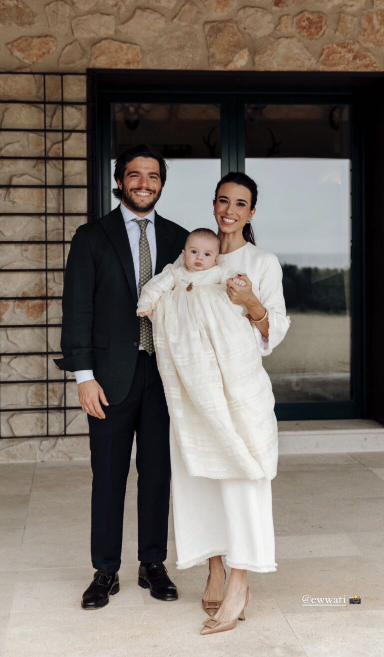 What Do You Wear to a Baptism? Outfit Etiquette for Guests and Family