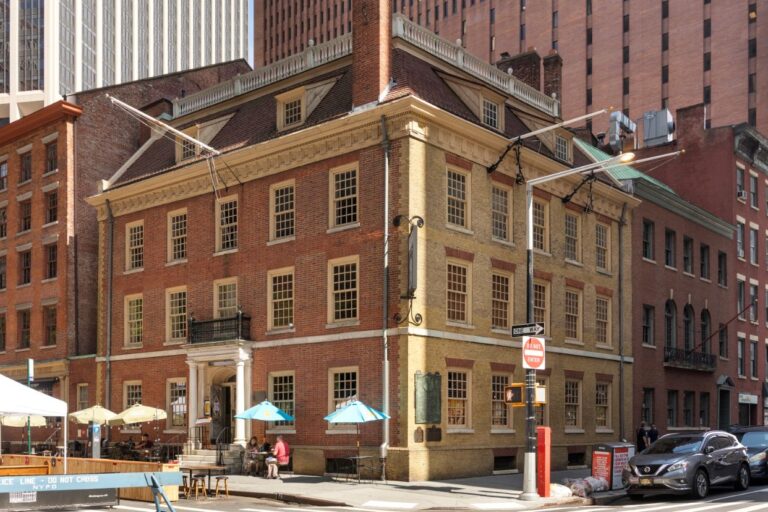 Oldest Buildings in NYC: A Walking Tour of Historic Sites