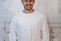 What Do Islamic Men Wear? Traditional Clothing and Cultural Styles