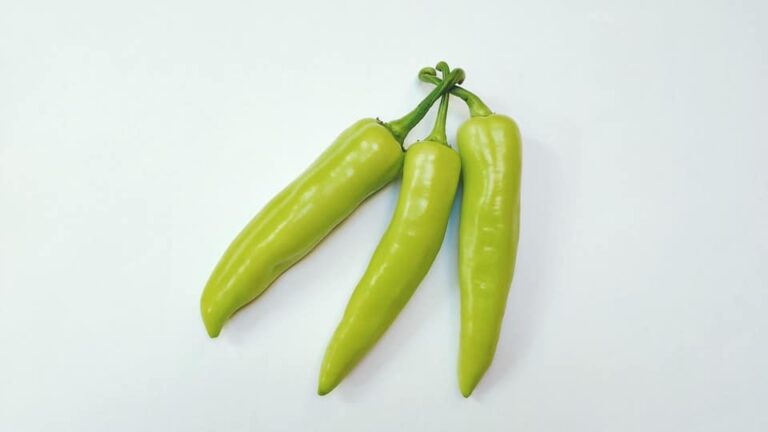 What Do Banana Peppers Taste Like? Heat Level and Flavor Guide