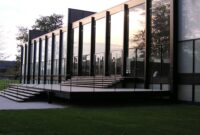 Mies van der Rohe Famous Buildings: Minimalist Architecture Icons