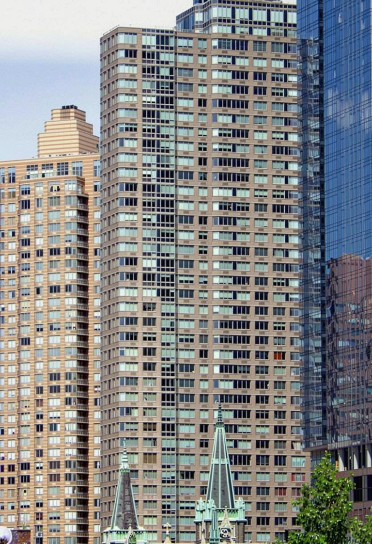 Hell’s Kitchen Apartment Buildings: Rent Prices and Building Types