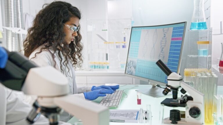 How Healthcare Providers Collaborate With Labs for Better Care