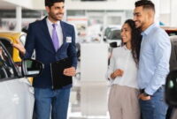 Do Car Dealership Jobs Include Health Insurance?